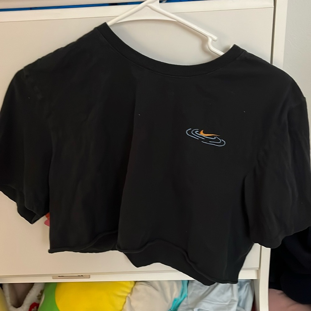 WOMENS NIKE CROPPED TEE M